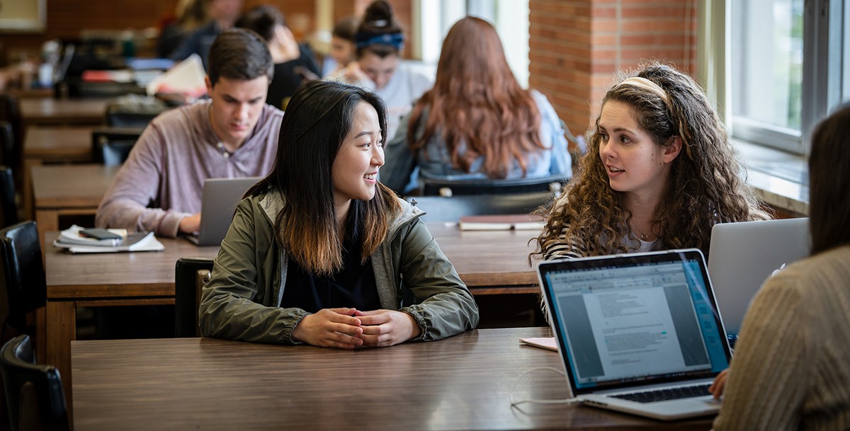 Graduate Counseling students engaged in group discussion Graduate Counseling students engaged in group discussion